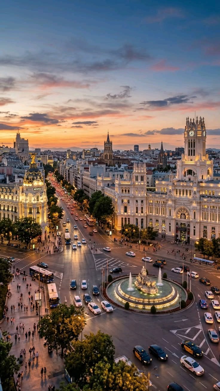 Madrid au coucher du soleil — Plaza de Cibeles